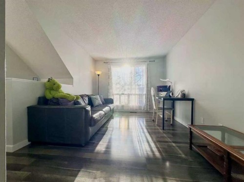 16-6915 Ranchview Drive Nw, Calgary, AB - Indoor Photo Showing Other Room