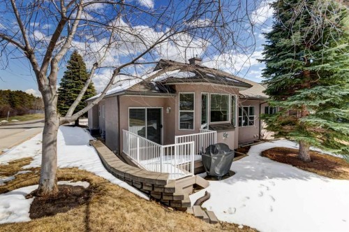 8 Straddock Villas Sw, Calgary, AB 