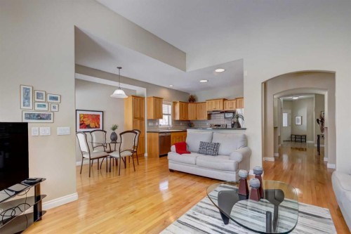 8 Straddock Villas Sw, Calgary, AB 