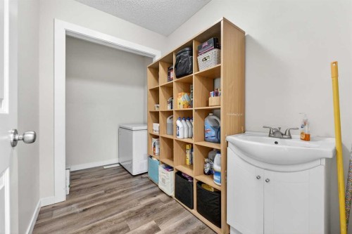 988 Prestwick Circle Se, Calgary, AB - Indoor