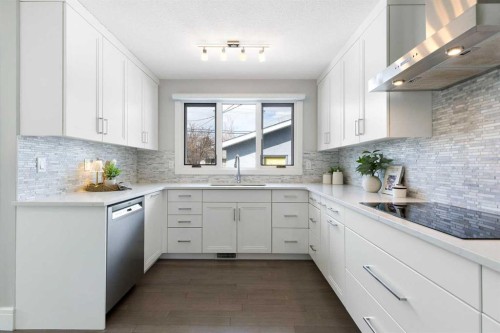 348 Wascana Crescent Se, Calgary, AB - Indoor Photo Showing Kitchen With Upgraded Kitchen