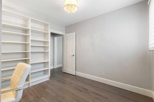 348 Wascana Crescent Se, Calgary, AB - Indoor