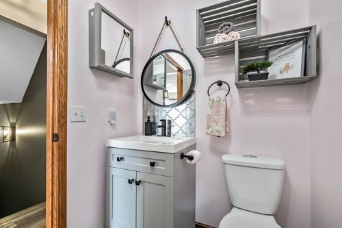18 Green Meadow Crescent, Strathmore, AB - Indoor Photo Showing Bathroom