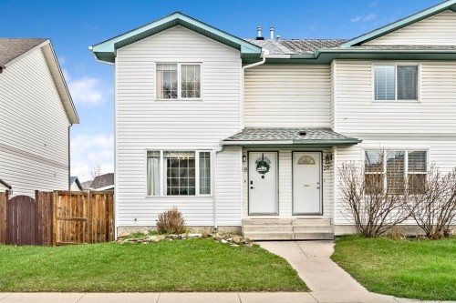 18 Green Meadow Crescent, Strathmore, AB - Outdoor