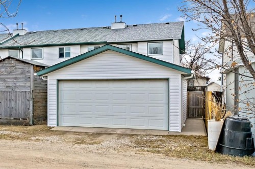 18 Green Meadow Crescent, Strathmore, AB - Outdoor With Exterior