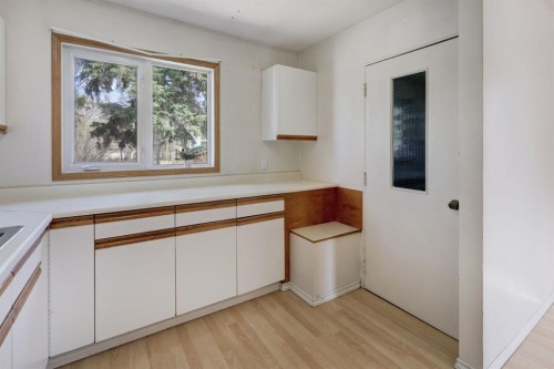 3432 3 Avenue Nw, Calgary, AB - Indoor Photo Showing Other Room