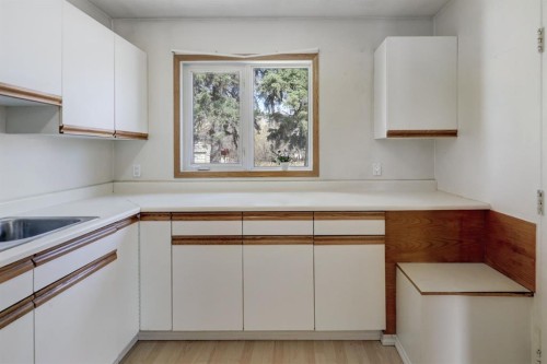 3432 3 Avenue Nw, Calgary, AB - Indoor Photo Showing Other Room
