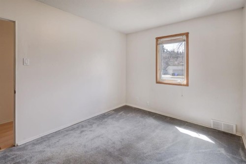 3432 3 Avenue Nw, Calgary, AB - Indoor Photo Showing Other Room