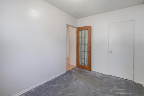 3432 3 Avenue Nw, Calgary, AB - Indoor Photo Showing Bathroom