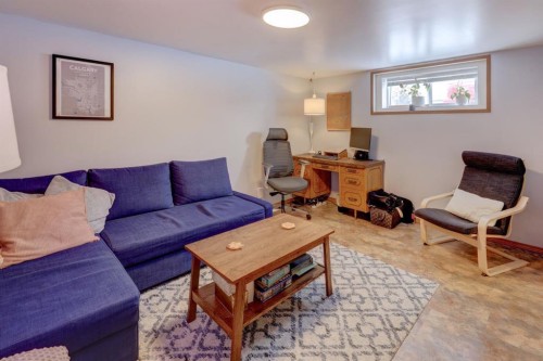3432 3 Avenue Nw, Calgary, AB - Indoor Photo Showing Living Room