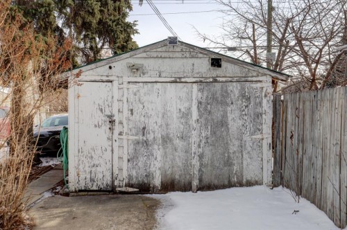 3432 3 Avenue Nw, Calgary, AB - Outdoor
