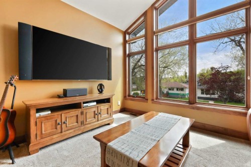 2908 7 Avenue Nw, Calgary, AB - Indoor