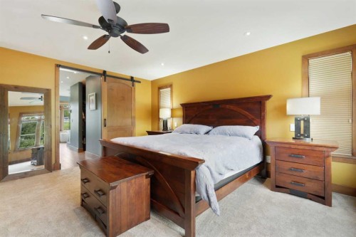 2908 7 Avenue Nw, Calgary, AB - Indoor Photo Showing Bedroom