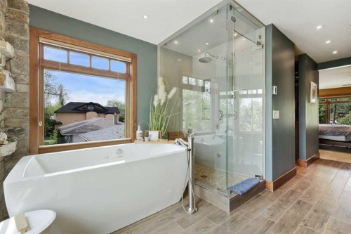 2908 7 Avenue Nw, Calgary, AB - Indoor Photo Showing Bathroom