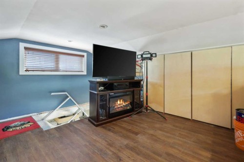 2908 7 Avenue Nw, Calgary, AB - Indoor