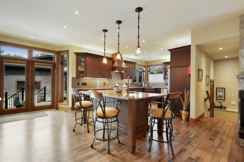 2908 7 Avenue Nw, Calgary, AB - Indoor