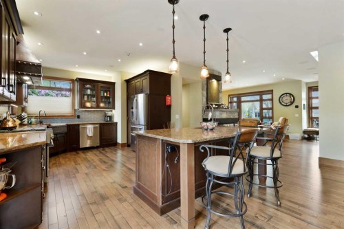2908 7 Avenue Nw, Calgary, AB - Indoor