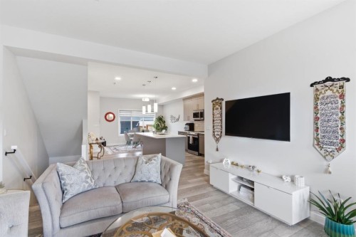 25 Legacy Glen Link Se, Calgary, AB - Indoor Photo Showing Living Room