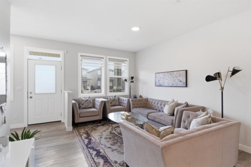 25 Legacy Glen Link Se, Calgary, AB - Indoor Photo Showing Living Room