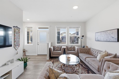 25 Legacy Glen Link Se, Calgary, AB - Indoor Photo Showing Living Room