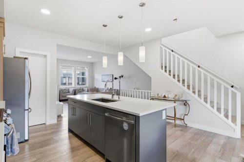 25 Legacy Glen Link Se, Calgary, AB - Indoor Photo Showing Kitchen With Upgraded Kitchen