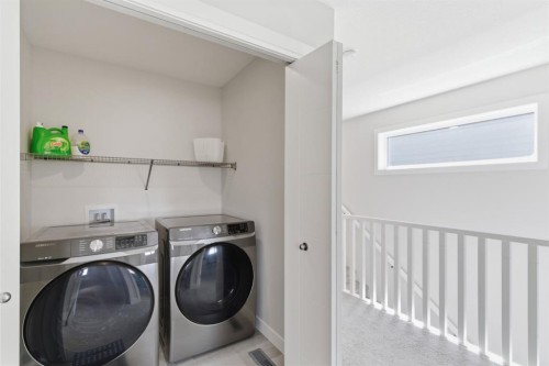 25 Legacy Glen Link Se, Calgary, AB - Indoor Photo Showing Laundry Room