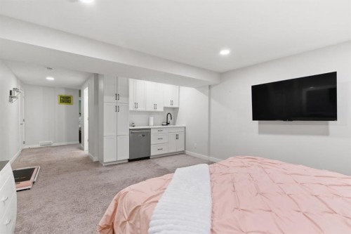 25 Legacy Glen Link Se, Calgary, AB - Indoor Photo Showing Bedroom