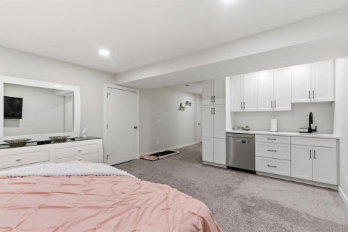 25 Legacy Glen Link Se, Calgary, AB - Indoor Photo Showing Bedroom