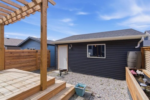 25 Legacy Glen Link Se, Calgary, AB - Outdoor With Exterior