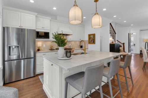 90 Somme Boulevard Sw, Calgary, AB - Indoor