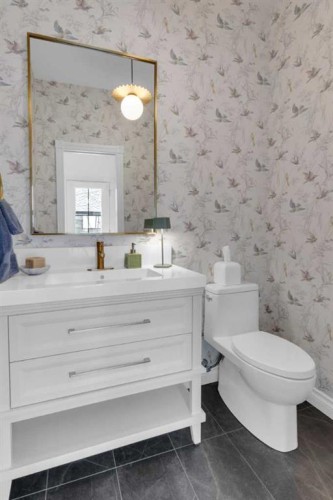 90 Somme Boulevard Sw, Calgary, AB - Indoor Photo Showing Bathroom