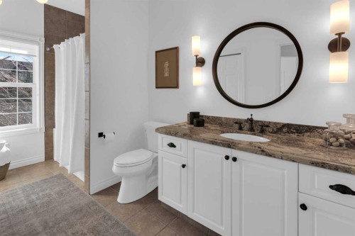 90 Somme Boulevard Sw, Calgary, AB - Indoor Photo Showing Bathroom