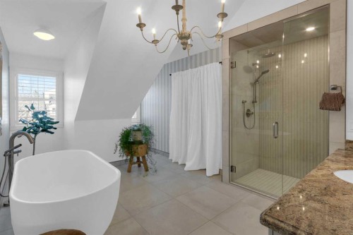 90 Somme Boulevard Sw, Calgary, AB - Indoor Photo Showing Bathroom