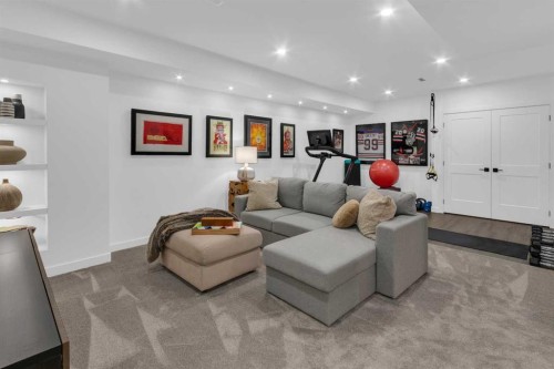 90 Somme Boulevard Sw, Calgary, AB - Indoor
