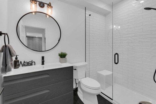 90 Somme Boulevard Sw, Calgary, AB - Indoor Photo Showing Bathroom