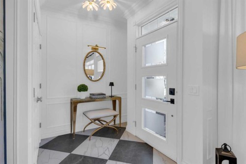90 Somme Boulevard Sw, Calgary, AB - Indoor Photo Showing Other Room