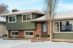 212 Vantage Place NW Calgary, AB T3A 1X9