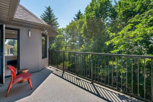 931 Shawnee Drive Sw, Calgary, AB - Outdoor With Balcony With Exterior