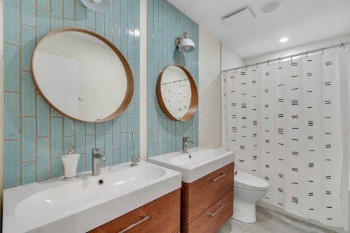931 Shawnee Drive Sw, Calgary, AB - Indoor Photo Showing Bathroom
