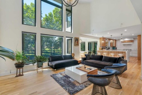 931 Shawnee Drive Sw, Calgary, AB - Indoor Photo Showing Living Room