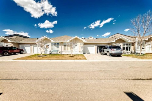 10 Sunvale Place NE High River, AB T1V 0J3