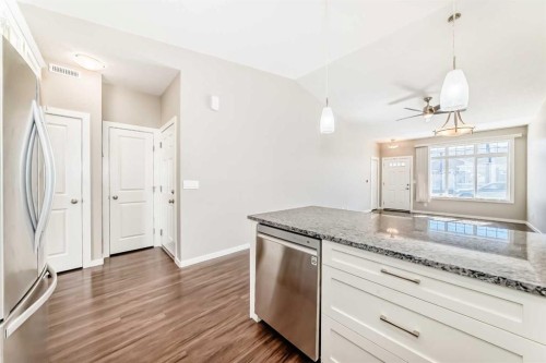 10 Sunvale Place Ne, High River, AB - Indoor Photo Showing Kitchen