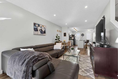 340 Cranbrook Square Se, Calgary, AB - Indoor Photo Showing Living Room