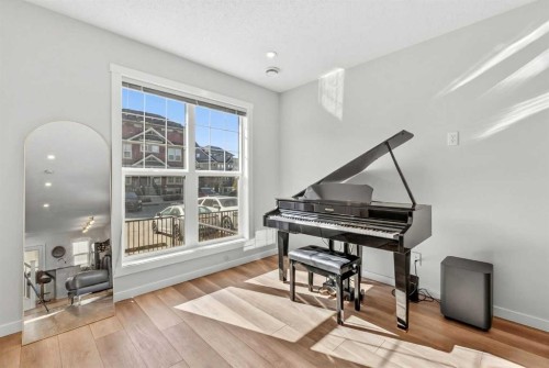 340 Cranbrook Square Se, Calgary, AB - Indoor Photo Showing Other Room