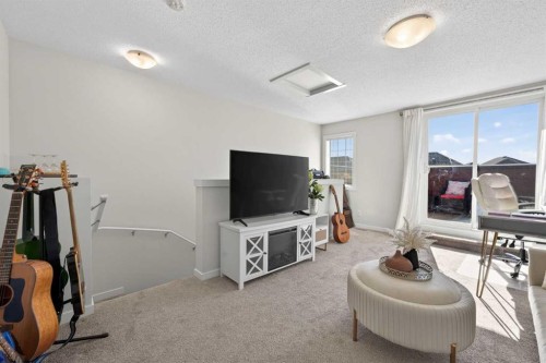 340 Cranbrook Square Se, Calgary, AB - Indoor