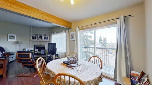 11723 Canfield Road Sw, Calgary, AB - Indoor Photo Showing Dining Room