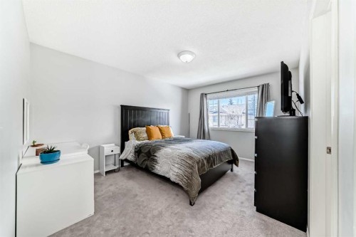 126 Citadel Point Nw, Calgary, AB - Indoor Photo Showing Bedroom