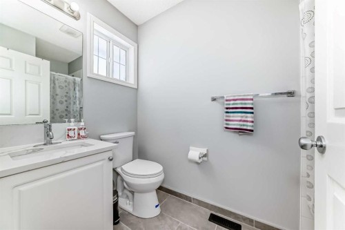 126 Citadel Point Nw, Calgary, AB - Indoor Photo Showing Bathroom