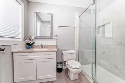 126 Citadel Point Nw, Calgary, AB - Indoor Photo Showing Bathroom