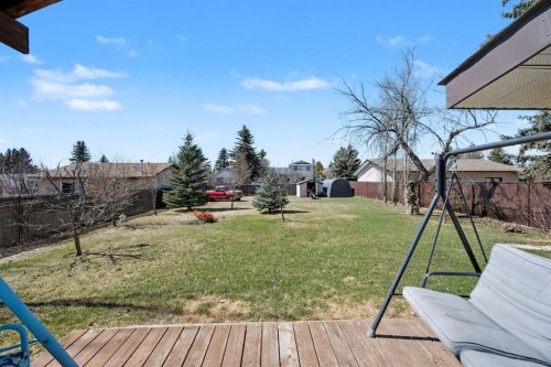 677 Wallace Drive, Carstairs, AB - Outdoor